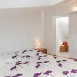 Apartment Larica