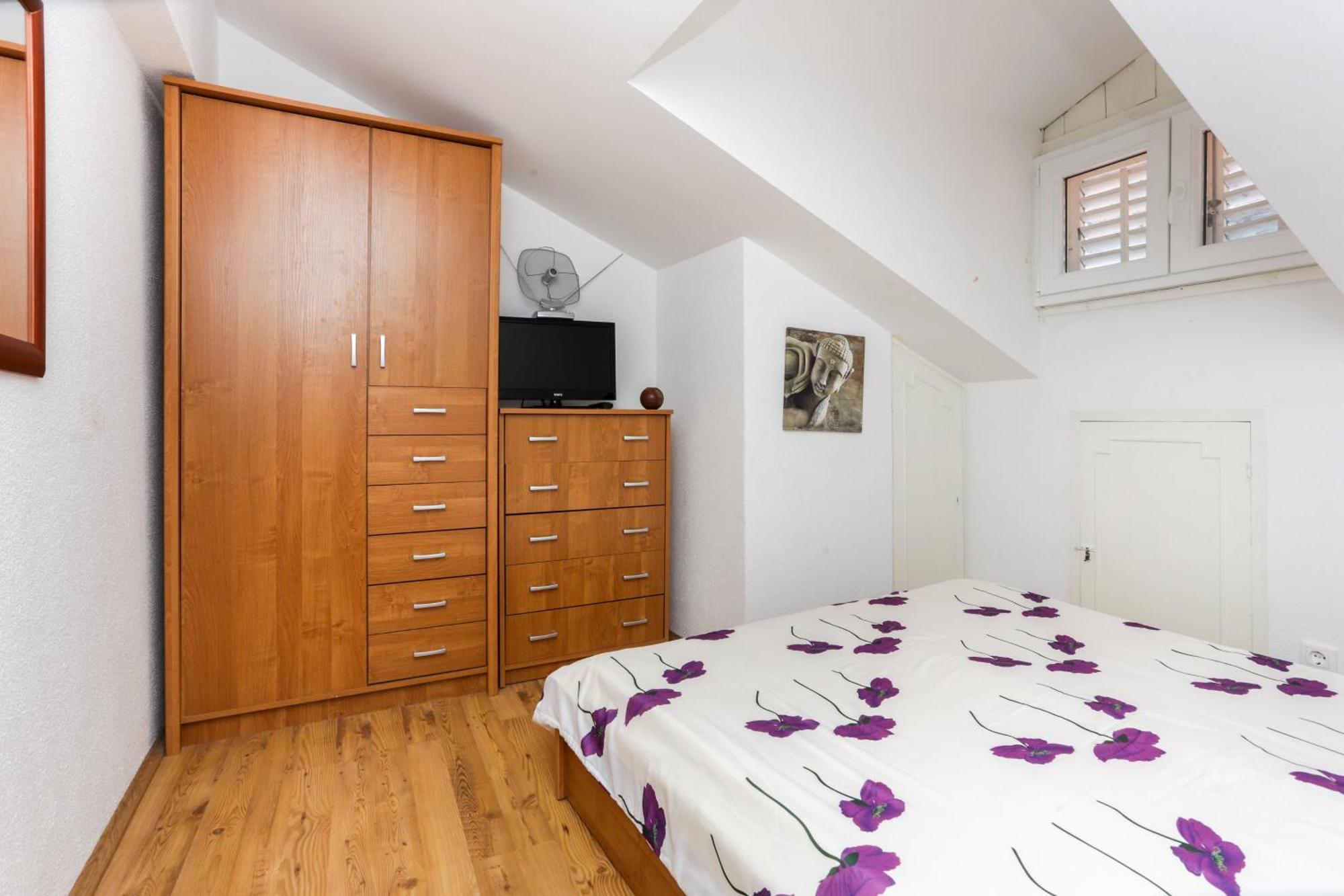 Larica Apartment