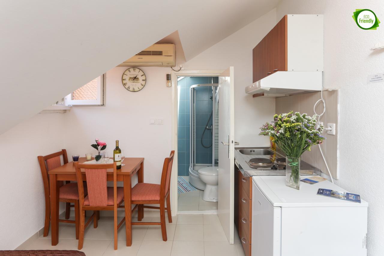 Larica Apartment *